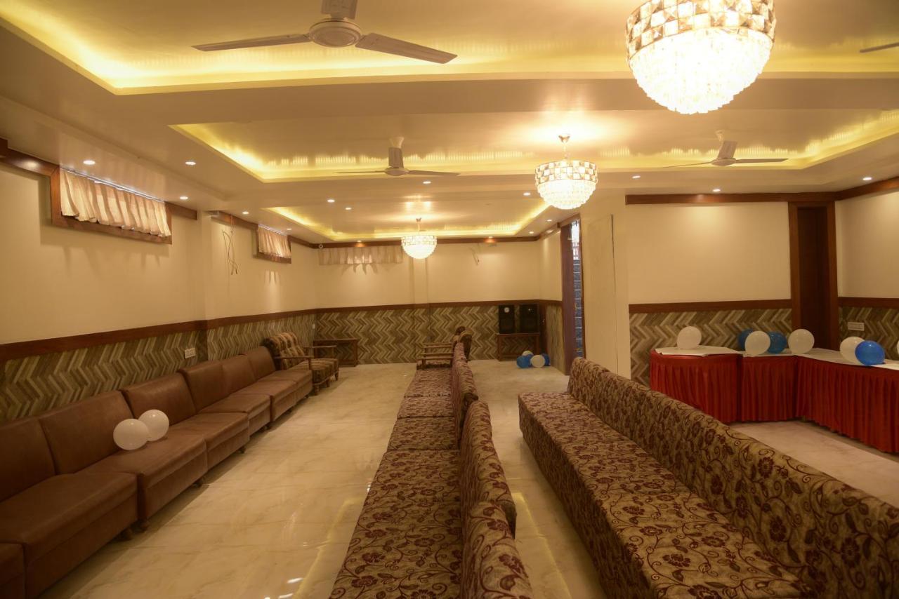 Hotel Le Cypress بريلي المظهر الخارجي الصورة