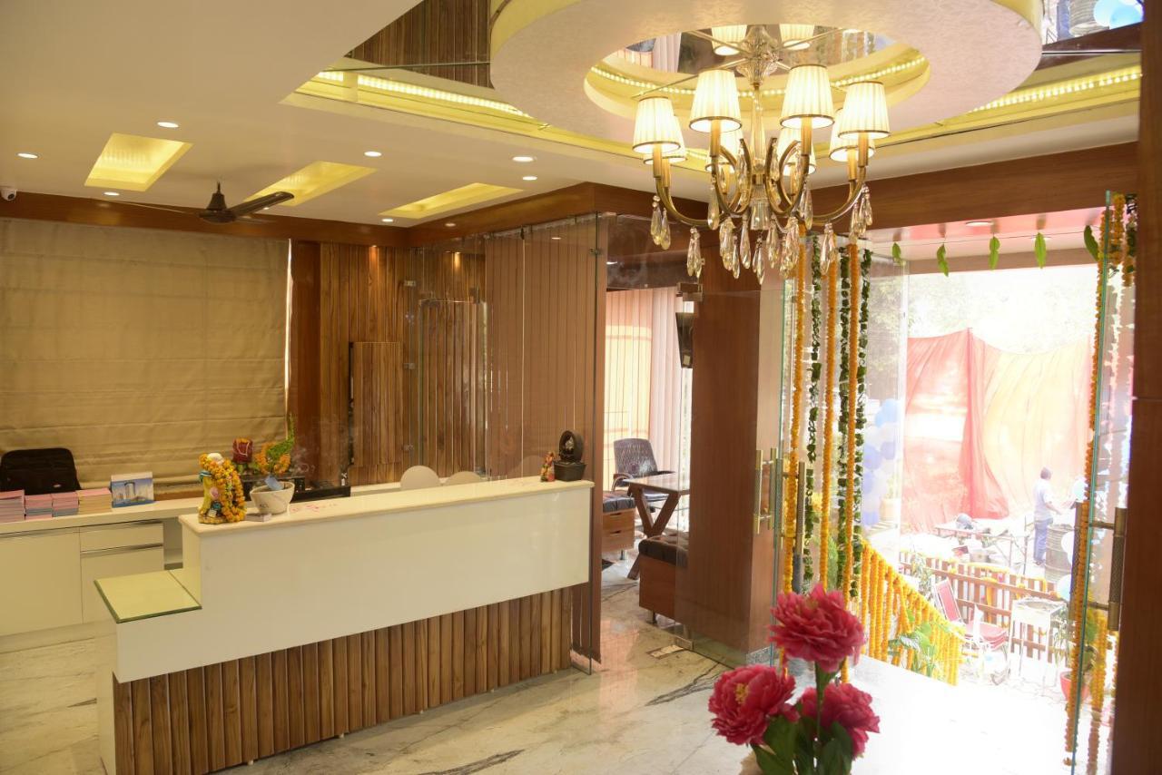 Hotel Le Cypress بريلي المظهر الخارجي الصورة