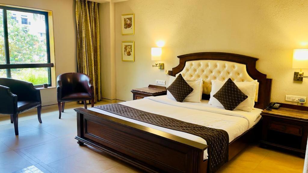 Hotel Le Cypress بريلي المظهر الخارجي الصورة